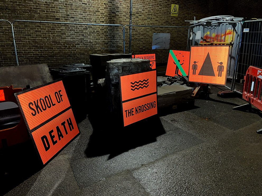 Pyramid building site signs 10