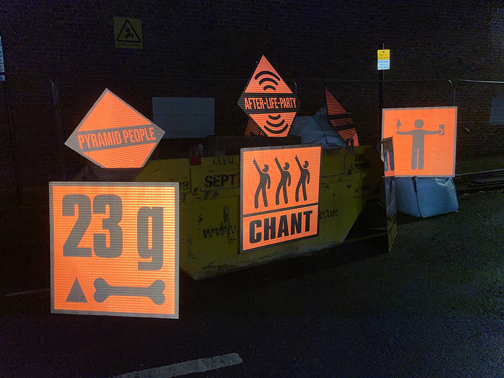 Pyramid building site signs 15