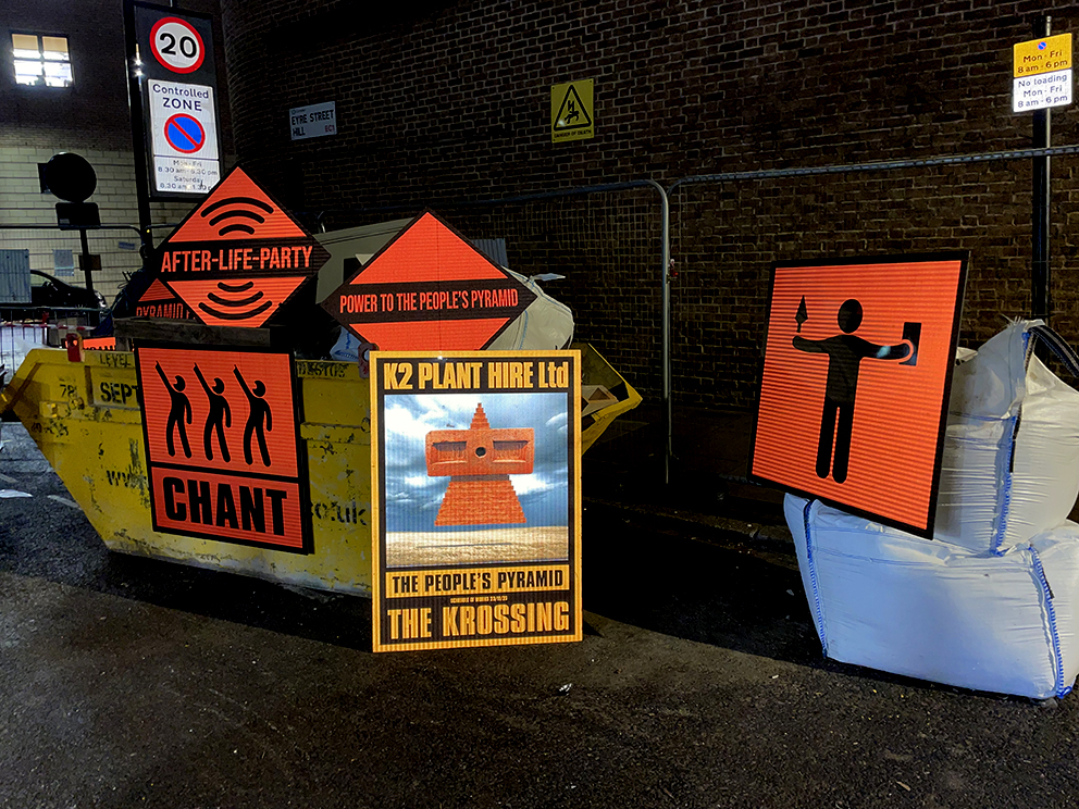 Pyramid building site signs 16